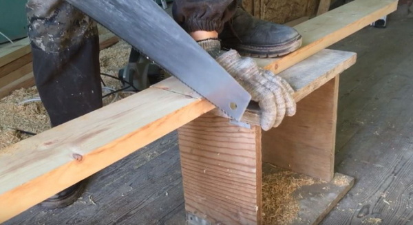 Делаем складные строительные козлы из обрезков досок на дачу
