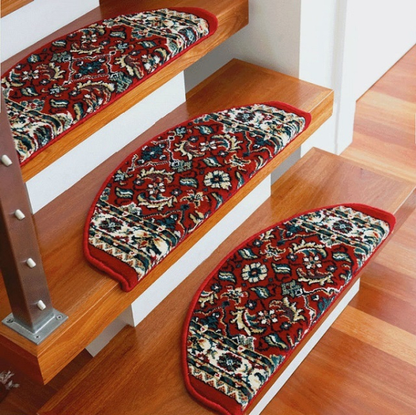 Накладки на ступени лестницы из ковролина: особенности выбора