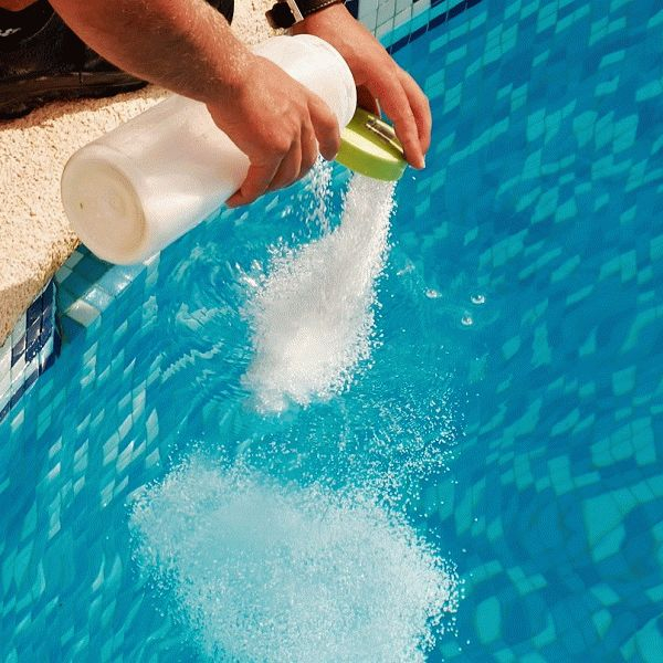 
			Как очистить воду в бассейне		