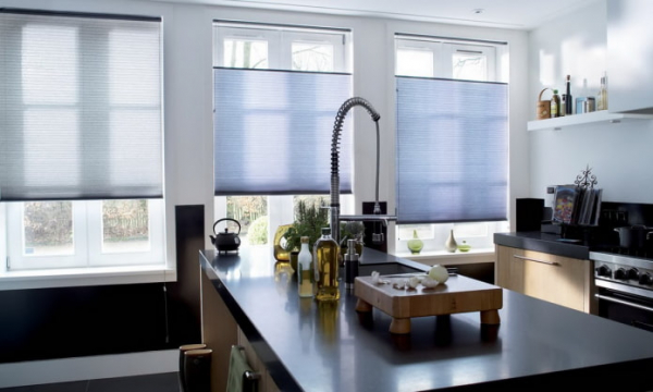 Как подобрать красивые шторы на кухню?